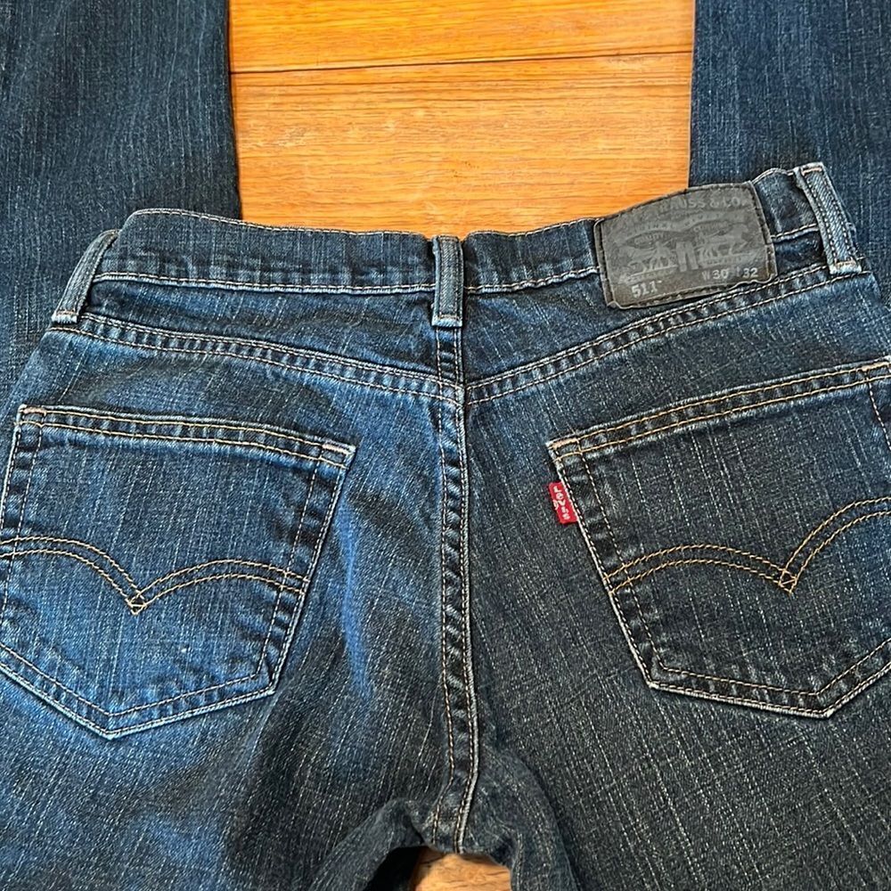 Levi’s 511 dark wash jeans 30/32